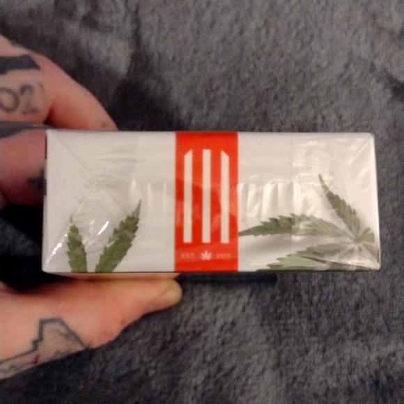 STIIIZY starter kit "๐RED Edition"SEALED๐NWT on box. - Picture 4 of 6